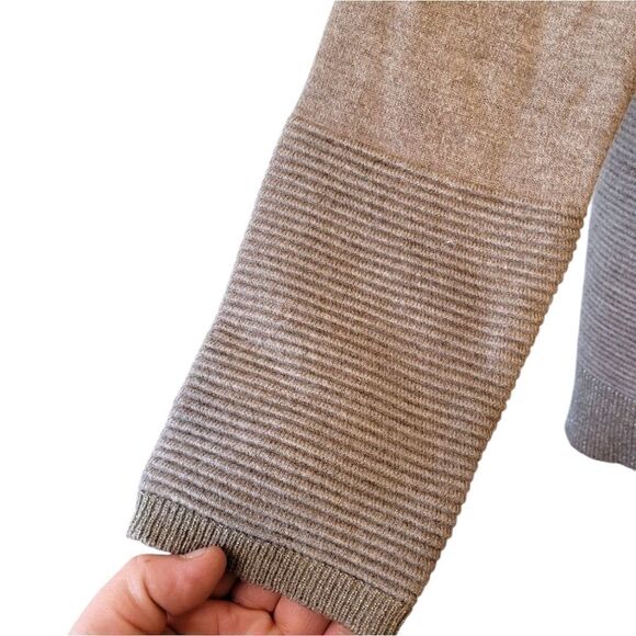 Renuar Light Brown Ribbed Crewneck Sweater Size M - Picture 4 of 8